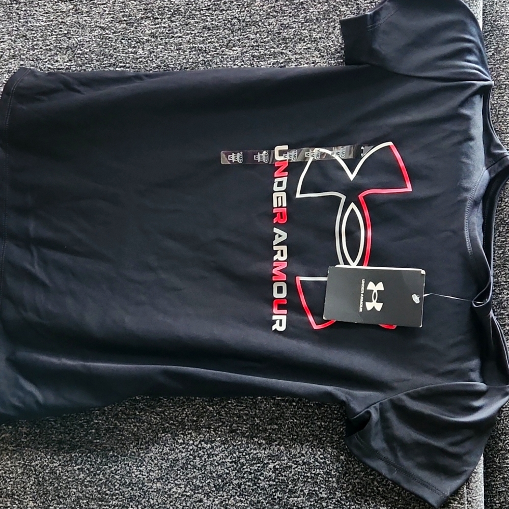 Girls Under Armour T-shirt New with tags